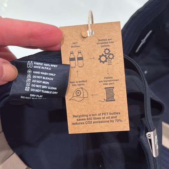 Two NEW Ulysse Nardin navy hats - Picture 4 of 5